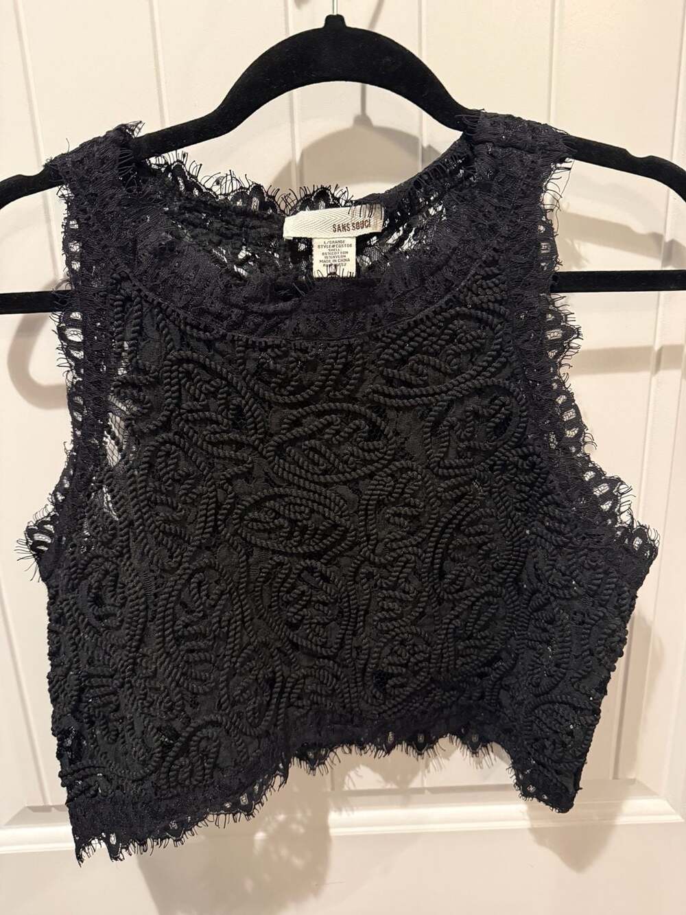 Sans Souci Black Floral Lace Sleeveless Crop Top with Side Zipper, Sz L